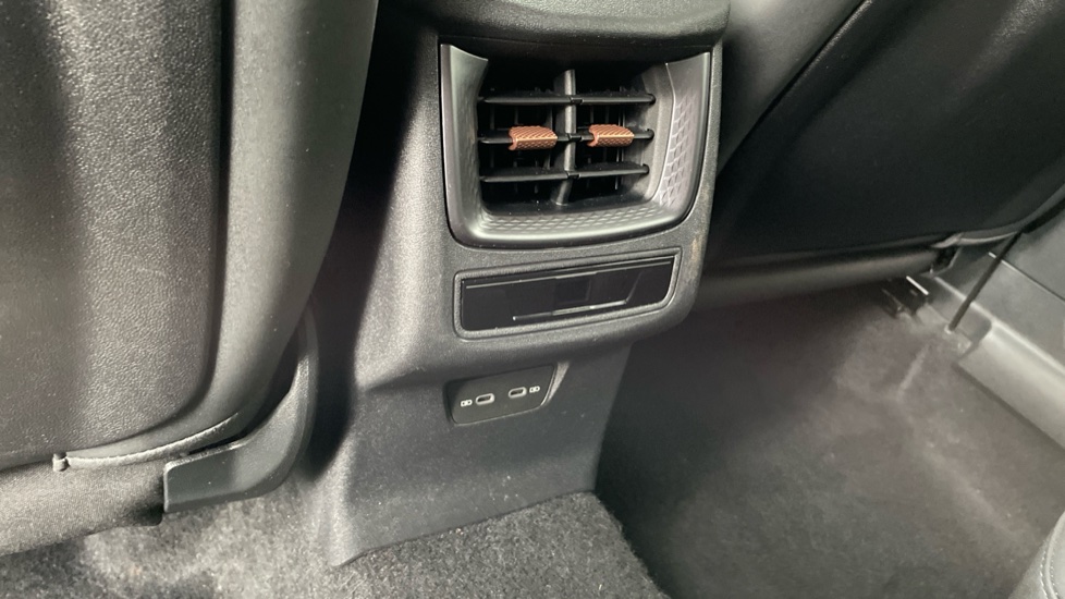 CUPRA Terramar 1.5 eTSI 150 V2 5dr DSG Petrol Hatchback - Image 42