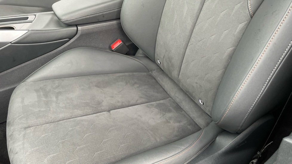 CUPRA Terramar 1.5 eTSI 150 V2 5dr DSG Petrol Hatchback - Image 43