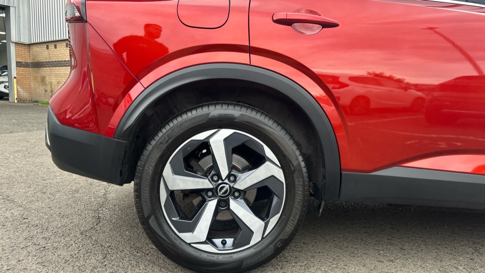 Nissan Qashqai 1.3 DiG-T MH 158 N-Connecta 5dr Xtronic Petrol Hatchback - Image 7