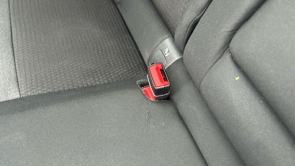 Nissan Qashqai 1.3 DiG-T MH 158 N-Connecta 5dr Xtronic Petrol Hatchback - Image 17