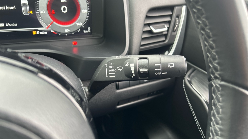 Nissan Qashqai 1.3 DiG-T MH 158 N-Connecta 5dr Xtronic Petrol Hatchback - Image 23