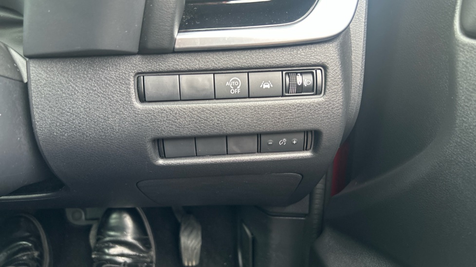 Nissan Qashqai 1.3 DiG-T MH 158 N-Connecta 5dr Xtronic Petrol Hatchback - Image 26