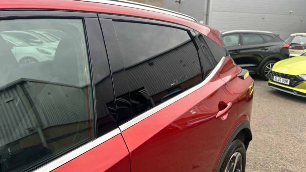 Nissan Qashqai 1.3 DiG-T MH 158 N-Connecta 5dr Xtronic Petrol Hatchback - Image 39