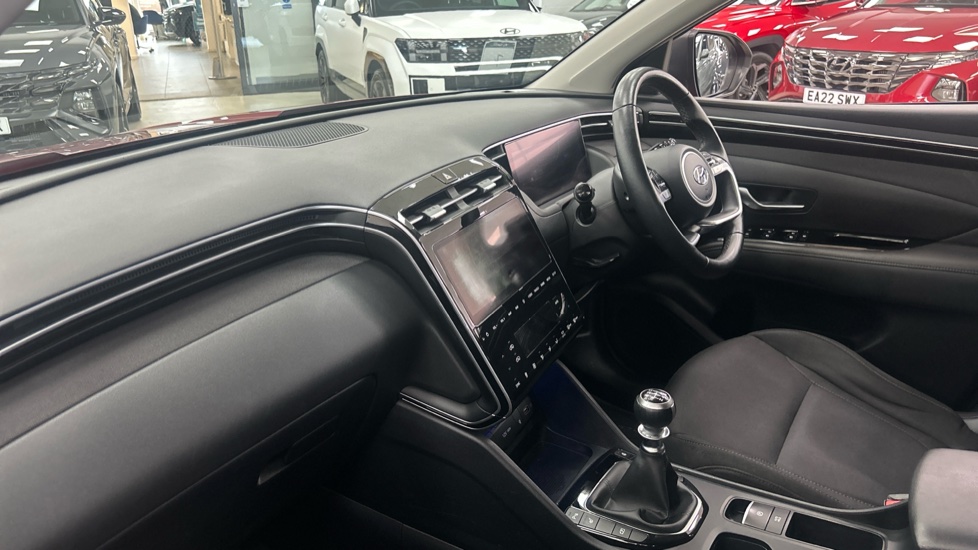 Hyundai TUCSON 1.6 TGDi Premium 5dr 2WD Petrol Estate - Image 9