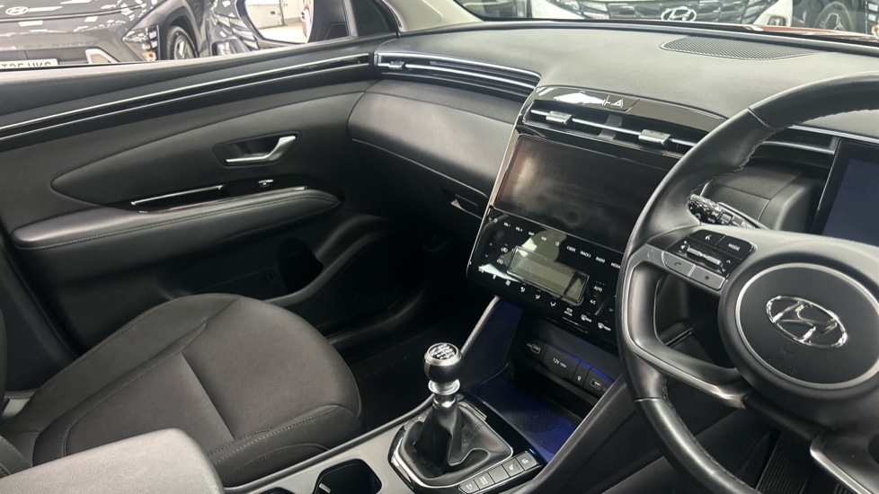 Hyundai TUCSON 1.6 TGDi Premium 5dr 2WD Petrol Estate - Image 14