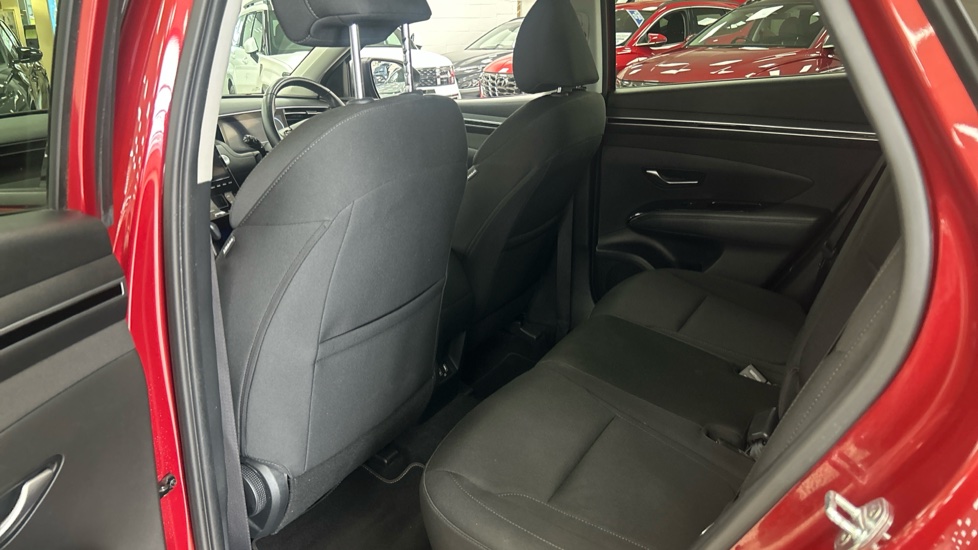 Hyundai TUCSON 1.6 TGDi Premium 5dr 2WD Petrol Estate - Image 16