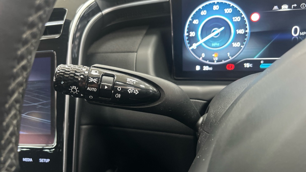 Hyundai TUCSON 1.6 TGDi Premium 5dr 2WD Petrol Estate - Image 23