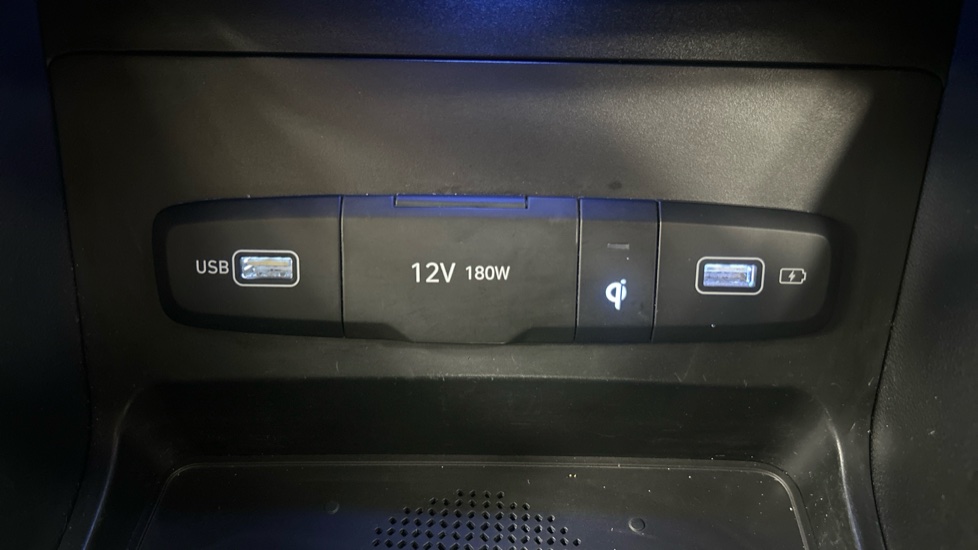 Hyundai TUCSON 1.6 TGDi Premium 5dr 2WD Petrol Estate - Image 27