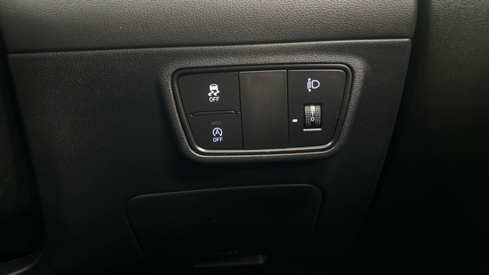 Hyundai TUCSON 1.6 TGDi Premium 5dr 2WD Petrol Estate - Image 32