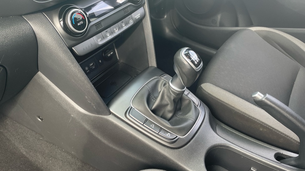 Hyundai KONA 1.0T GDi Blue Drive Premium 5dr Petrol Hatchback - Image 13