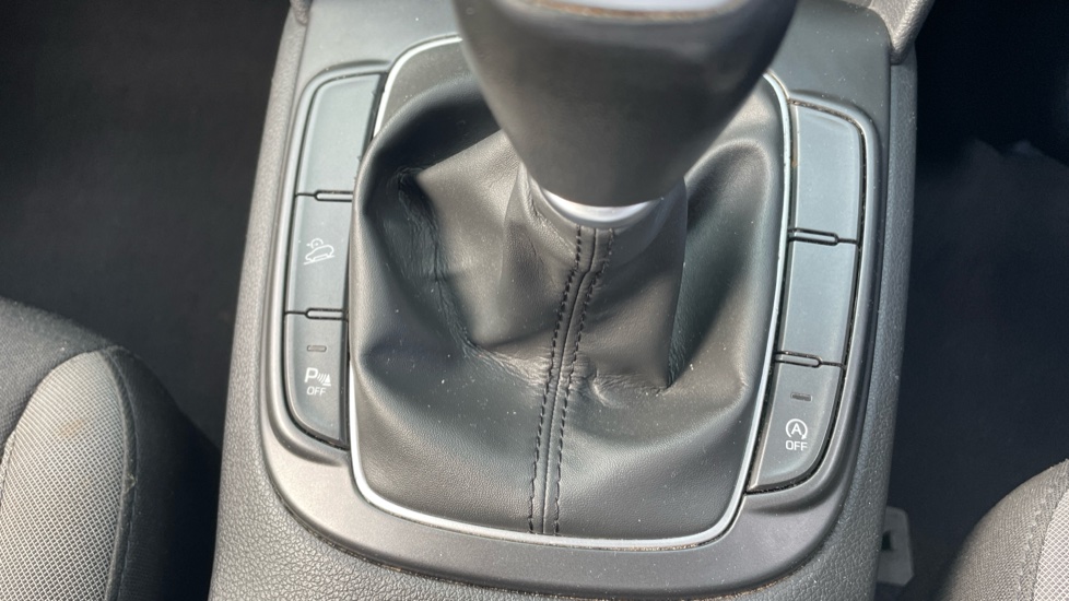 Hyundai KONA 1.0T GDi Blue Drive Premium 5dr Petrol Hatchback - Image 29