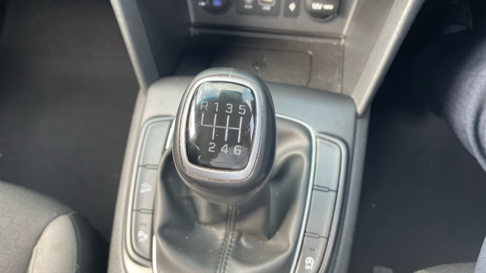 Hyundai KONA 1.0T GDi Blue Drive Premium 5dr Petrol Hatchback - Image 30