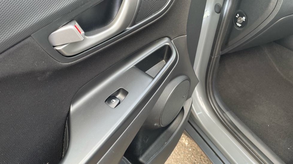 Hyundai KONA 1.0T GDi Blue Drive Premium 5dr Petrol Hatchback - Image 38