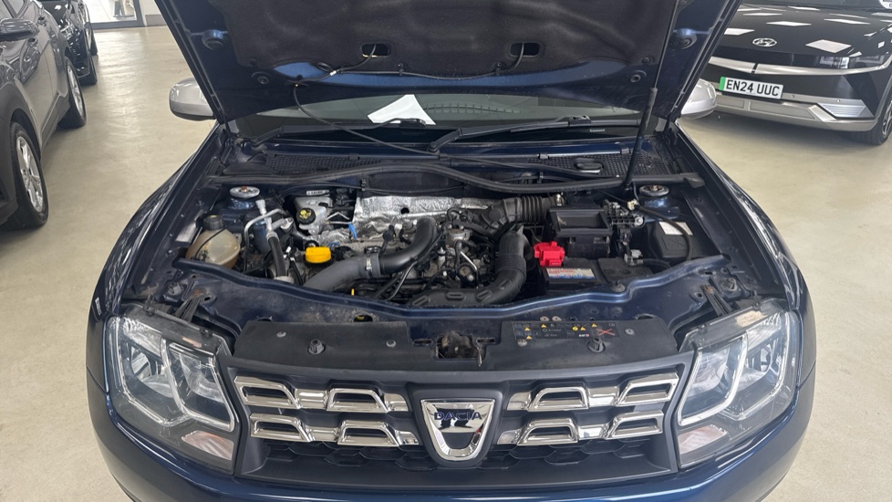Dacia Duster 1.2 TCe 125 Laureate 5dr Petrol Estate - Image 8