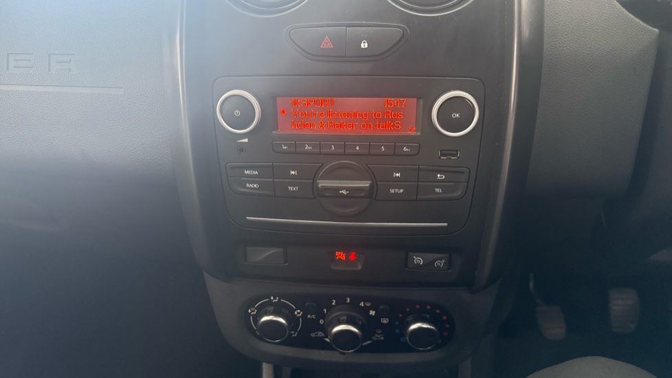 Dacia Duster 1.2 TCe 125 Laureate 5dr Petrol Estate - Image 22