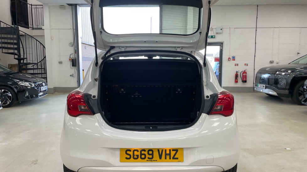 Vauxhall Corsa 1.4 [75] Energy 3dr [AC] Petrol Hatchback - Image 4