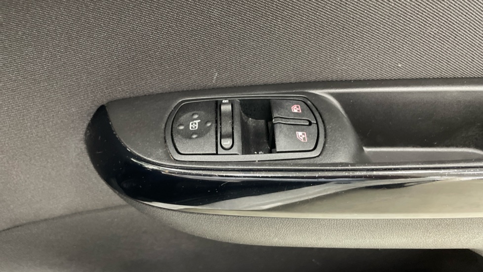 Vauxhall Corsa 1.4 [75] Energy 3dr [AC] Petrol Hatchback - Image 30