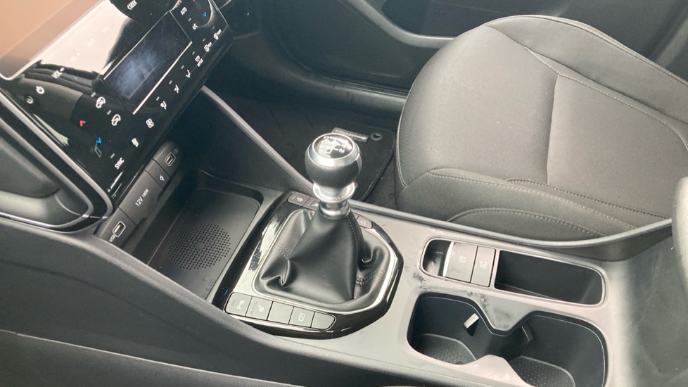 Hyundai TUCSON 1.6 TGDi Premium 5dr 2WD Petrol Estate - Image 13
