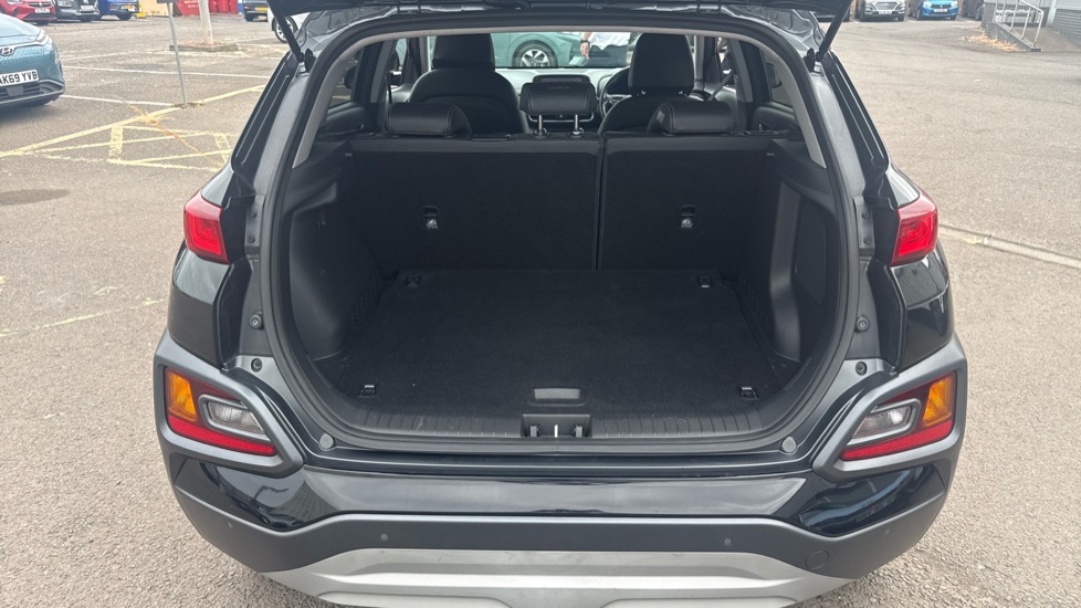 Hyundai KONA 1.6T GDi Blue Drive Premium GT 5dr 4WD DCT Petrol Hatchback - Image 4