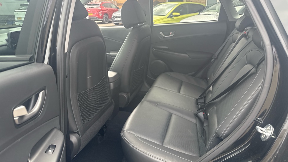 Hyundai KONA 1.6T GDi Blue Drive Premium GT 5dr 4WD DCT Petrol Hatchback - Image 16