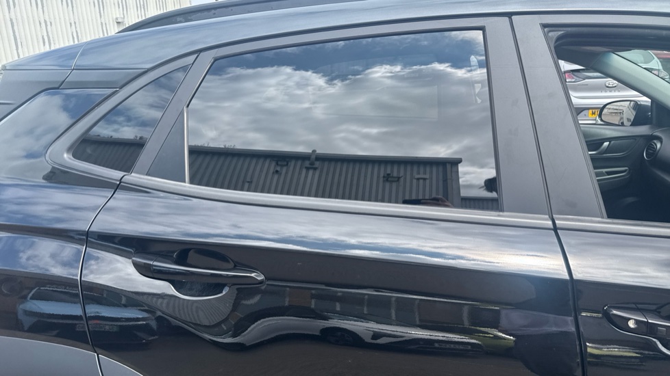 Hyundai KONA 1.6T GDi Blue Drive Premium GT 5dr 4WD DCT Petrol Hatchback - Image 21