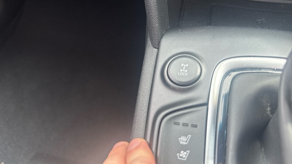 Hyundai KONA 1.6T GDi Blue Drive Premium GT 5dr 4WD DCT Petrol Hatchback - Image 29