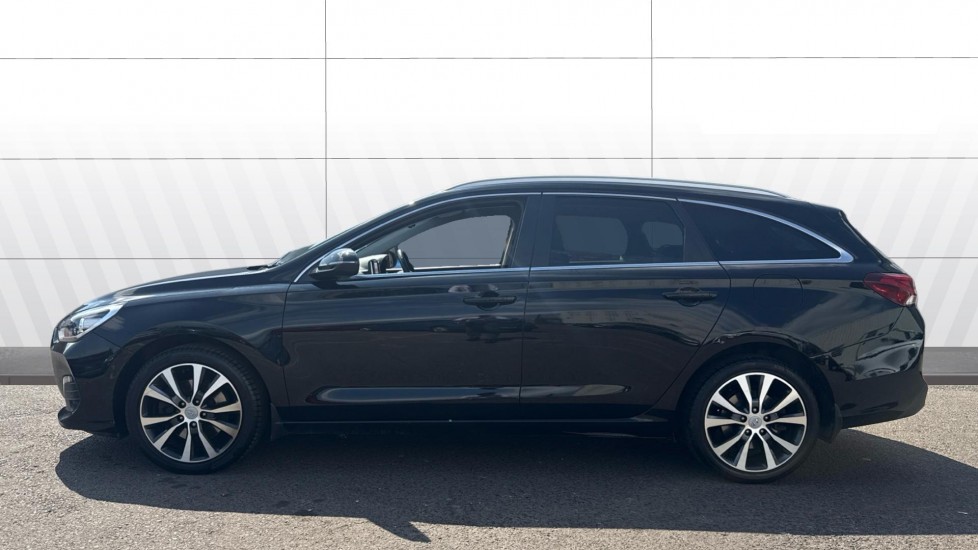 Hyundai i30 1.4T GDI Premium 5dr Petrol Estate - Image 5