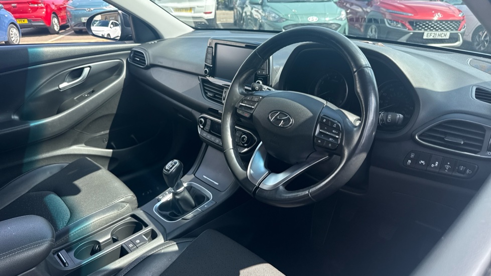 Hyundai i30 1.4T GDI Premium 5dr Petrol Estate - Image 11