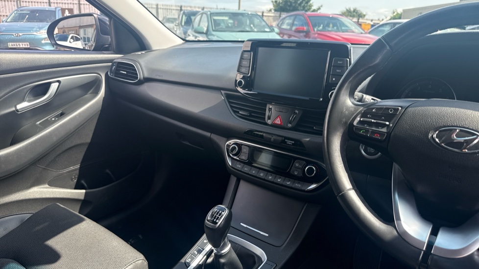 Hyundai i30 1.4T GDI Premium 5dr Petrol Estate - Image 14