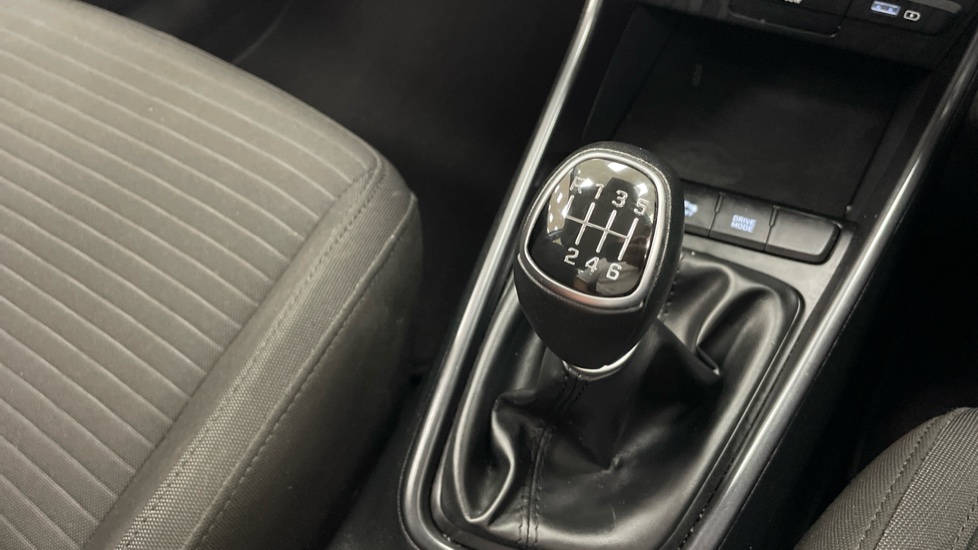 Hyundai i20 1.0T GDi 48V MHD SE Connect 5dr Petrol Hatchback - Image 28