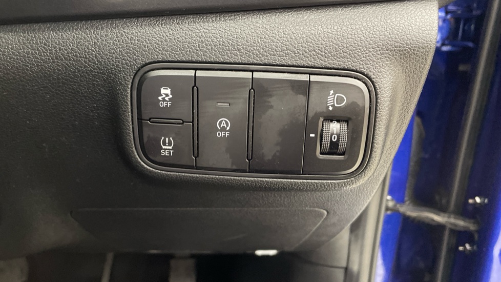 Hyundai i20 1.0T GDi 48V MHD SE Connect 5dr Petrol Hatchback - Image 30