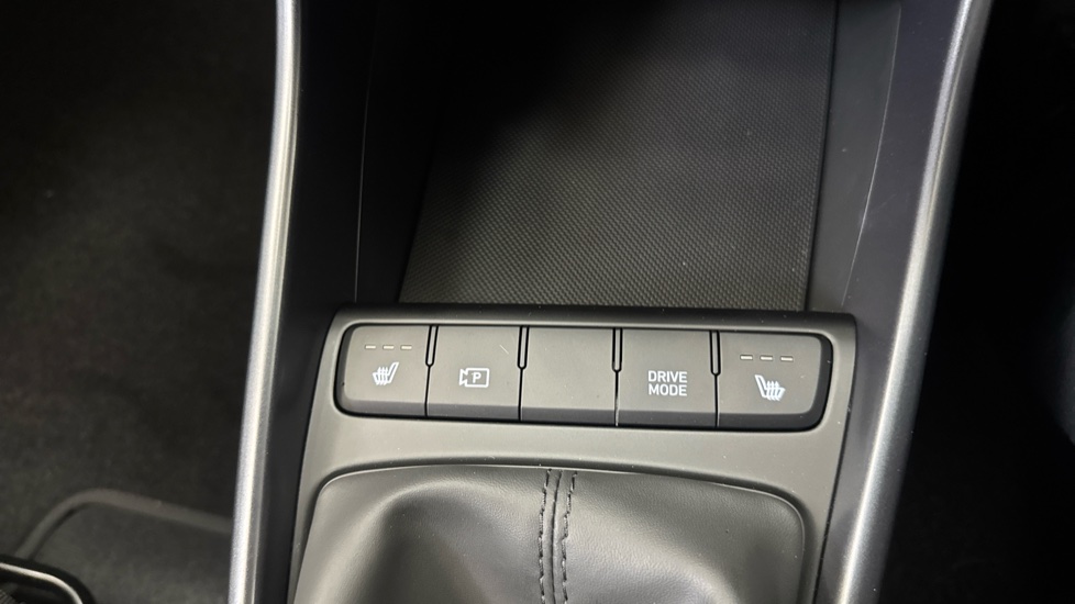 Hyundai i20 1.0T GDi 90 Black Line 5dr Petrol Hatchback - Image 30