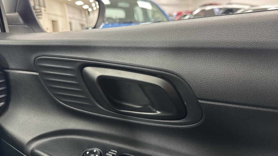 Hyundai i20 1.0T GDi 90 Black Line 5dr Petrol Hatchback - Image 38