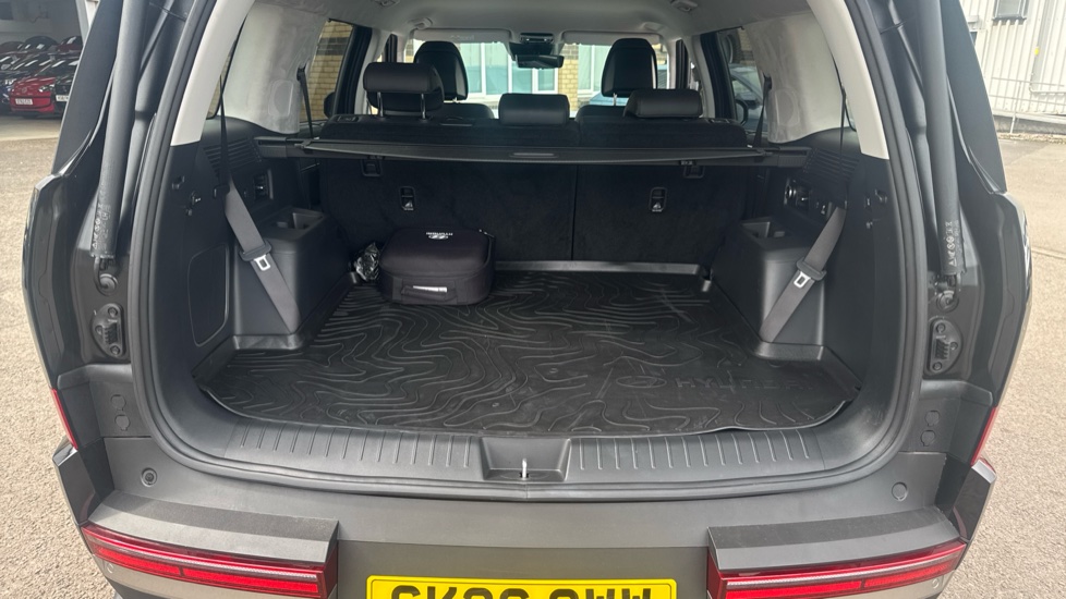Hyundai SANTA FE 1.6 TGDi Plug-in Hybrid Ultimate 5dr 4WD Auto Estate - Image 4