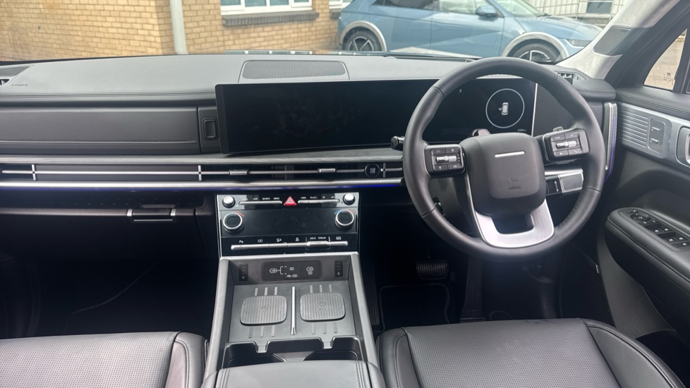 Hyundai SANTA FE 1.6 TGDi Plug-in Hybrid Ultimate 5dr 4WD Auto Estate - Image 10