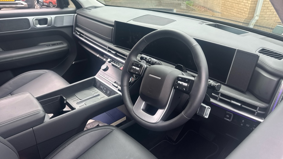 Hyundai SANTA FE 1.6 TGDi Plug-in Hybrid Ultimate 5dr 4WD Auto Estate - Image 11