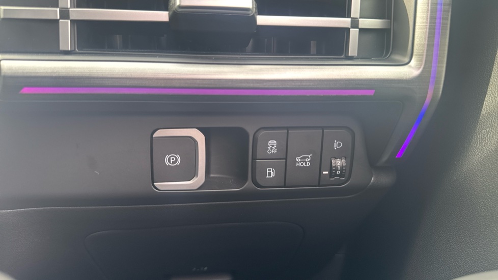 Hyundai SANTA FE 1.6 TGDi Plug-in Hybrid Ultimate 5dr 4WD Auto Estate - Image 31