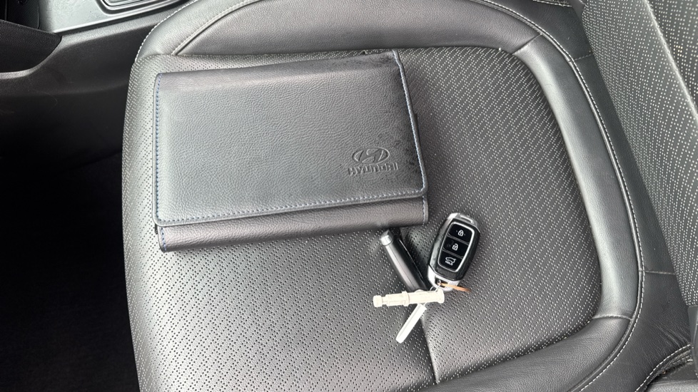 Hyundai KONA 1.6 GDi Hybrid Premium SE 5dr DCT Hybrid Hatchback - Image 19