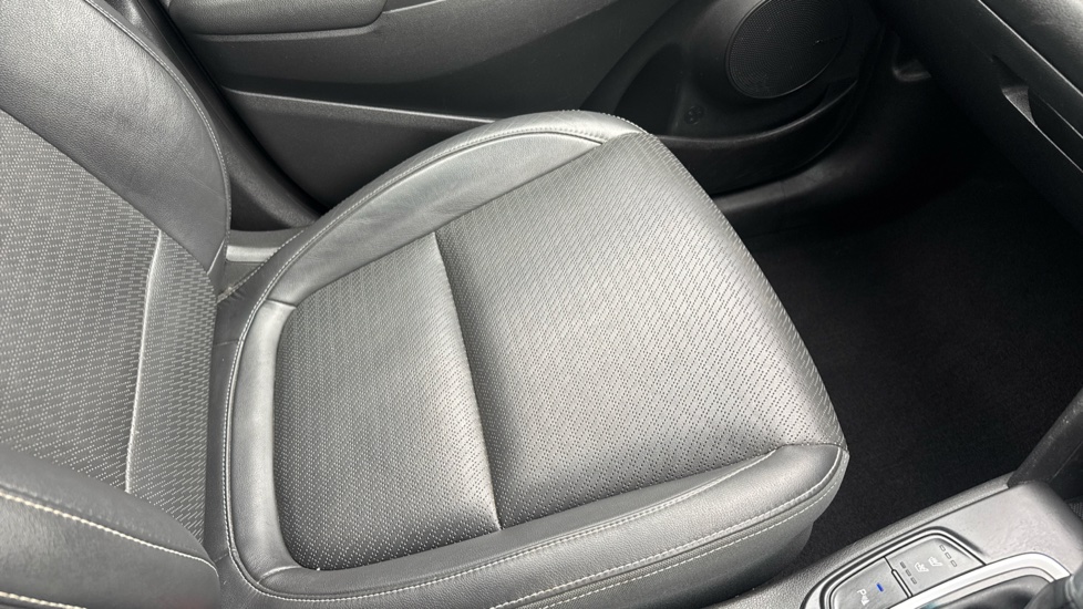 Hyundai KONA 1.6 GDi Hybrid Premium SE 5dr DCT Hybrid Hatchback - Image 32