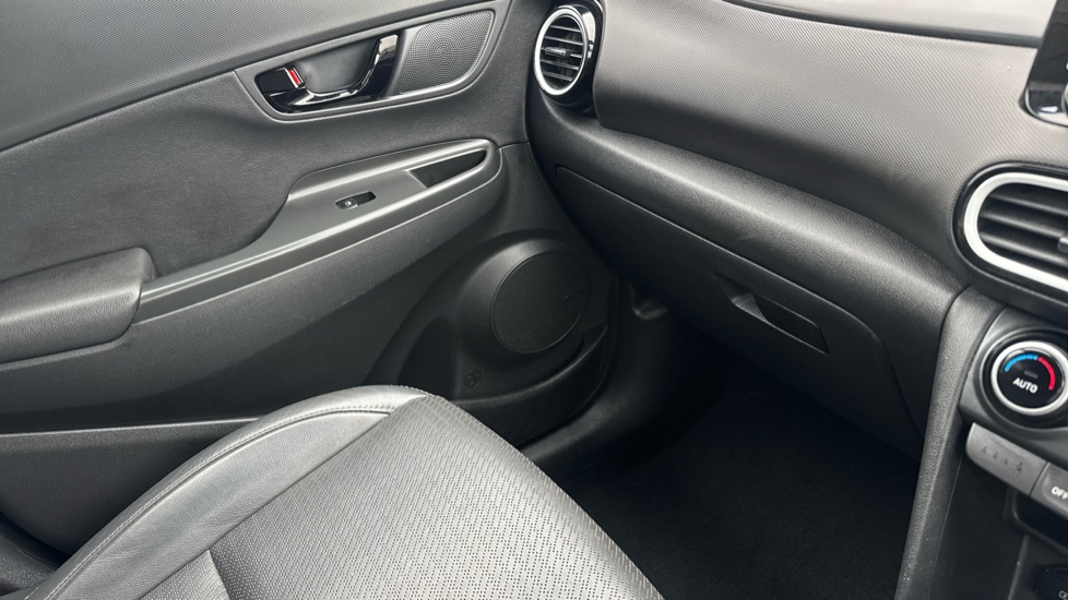 Hyundai KONA 1.6 GDi Hybrid Premium SE 5dr DCT Hybrid Hatchback - Image 42