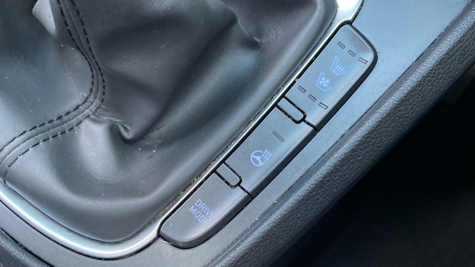 Hyundai KONA 1.0 TGDi 48V MHEV Ultimate 5dr Petrol Hatchback - Image 28