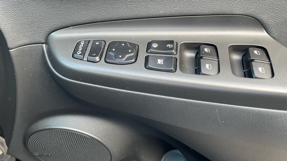 Hyundai KONA 1.0 TGDi 48V MHEV Ultimate 5dr Petrol Hatchback - Image 31