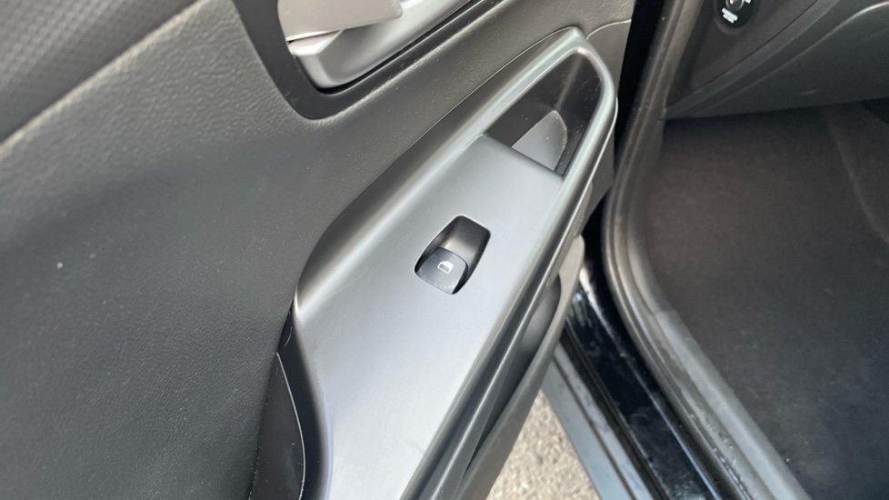 Hyundai KONA 1.0 TGDi 48V MHEV Ultimate 5dr Petrol Hatchback - Image 38