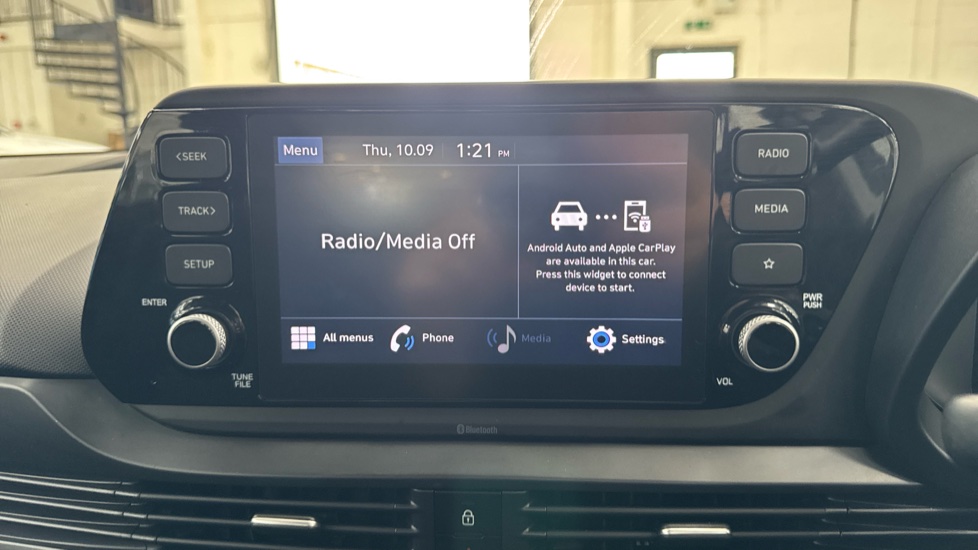 Hyundai i20 1.0T GDi 48V MHD SE Connect 5dr Petrol Hatchback - Image 12