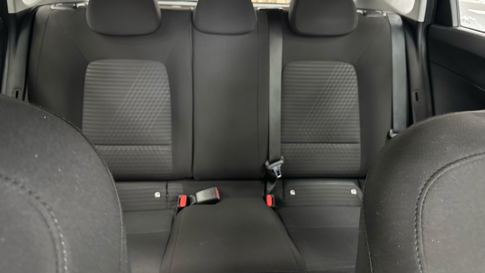 Hyundai i20 1.0T GDi 48V MHD SE Connect 5dr Petrol Hatchback - Image 15