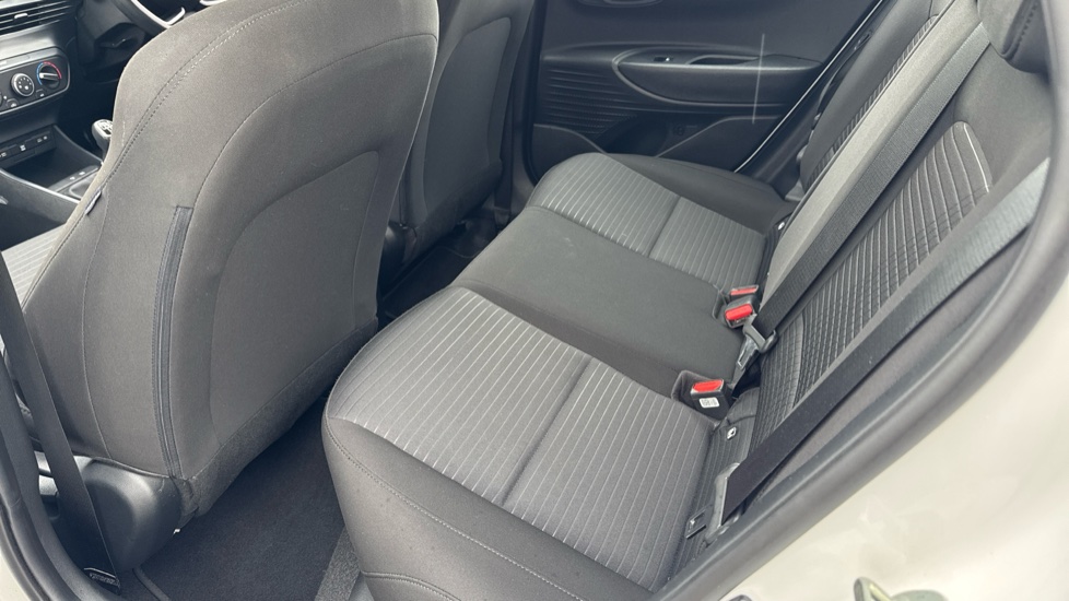 Hyundai i20 1.0T GDi 48V MHD SE Connect 5dr Petrol Hatchback - Image 16