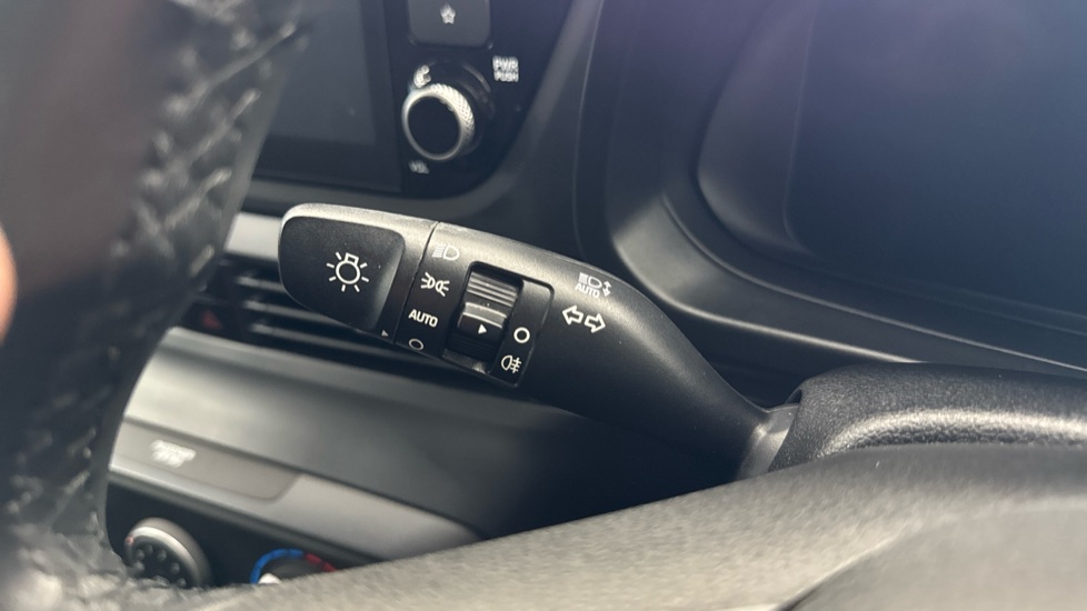 Hyundai i20 1.0T GDi 48V MHD SE Connect 5dr Petrol Hatchback - Image 27