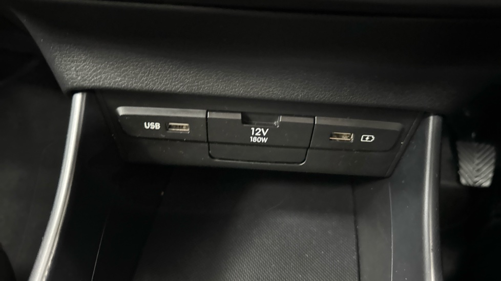 Hyundai i20 1.0T GDi 48V MHD SE Connect 5dr Petrol Hatchback - Image 32