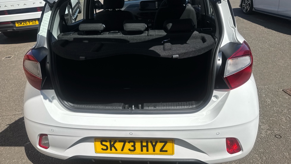 Hyundai i10 1.2 Advance 5dr Petrol Hatchback - Image 4