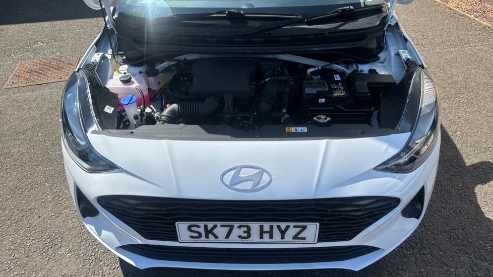 Hyundai i10 1.2 Advance 5dr Petrol Hatchback - Image 8